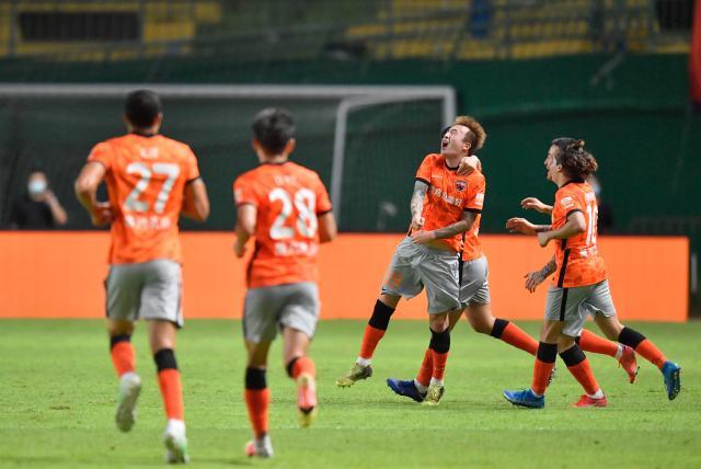 直播观看-【足协杯】王永珀卡尔德克破门 深圳3比1淘汰沧州